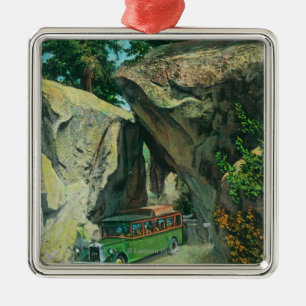 Reisebus unter dem Bogen-Felsen auf Ornament Aus Metall
