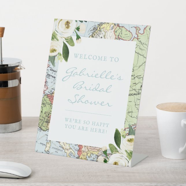 Reisemagazin "Floral Map" Brautparty Willkommen Sockelschild (In SItu)