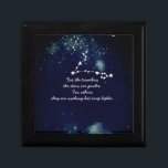 Reisende und Sterne - hölzerner Erinnerungskiste<br><div class="desc">" Imagine untersuchend den nächtlichen Himmel und Million helle Führer sehend füllte mit Versprechen. "Durch die Geschichte den kleinen Prinzen von De Heilig-Exupery inspiriert.</div>