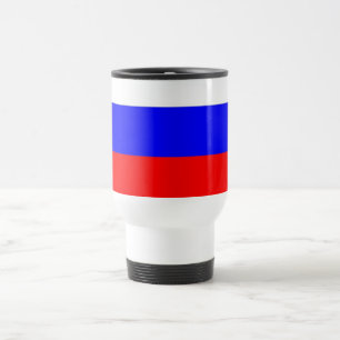 Reiseumarmung mit der Flagge Russlands Reisebecher