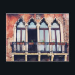 Reiseziele | Rustikales Venedig-Gebäude Postkarte<br><div class="desc">Sie sagen, ein Bild sagt tausend Worte, wir glauben, dass dieses bunte Foto, das Ihnen von der World Art Group von Sylvia Coomes gebracht wurde, auch tut! In Venedig, Italien, ist dieses viertürige Fenster zu finden. Das Fundament bricht, und das Gebäude zeigt offensichtlich Anzeichen des Zerfalls, der das zeitlose Zeitalter...</div>