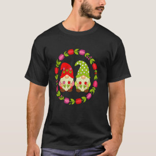 Reizende Gnome im Tulpen Garten Entzücken T-Shirt