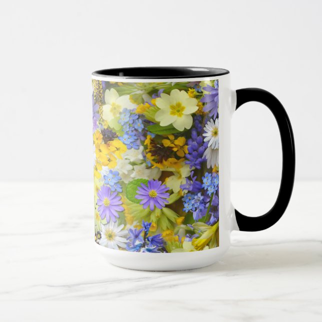 Reizende Kaffee-Tasse im Frühlings-Blumen-Entwurf Tasse (Rechts)