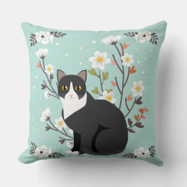 Reizende Tuxedo-Katze im Blumenthrow-Kissen Kissen