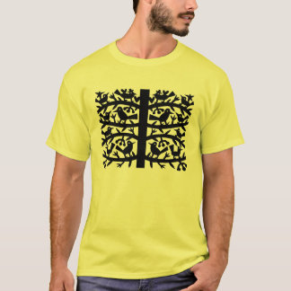 Reizende Vögel in einem reizenden Baum an einem T-Shirt