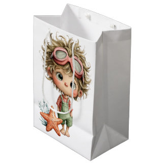 REIZENDER KLEINER SOMMERJUNGE MIT SEESTERN MITTLERE GESCHENKTÜTE