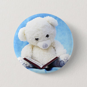 Reizender weißer Teddybär las Buch Button