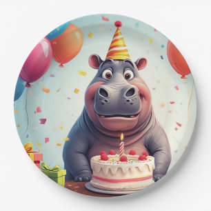 Reizendes Nilpferd feiert Geburtstag mit Kuchen Pappteller