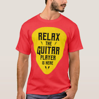 Relaxen Sie mit dem Gitarrenspieler auf sonniges P T-Shirt