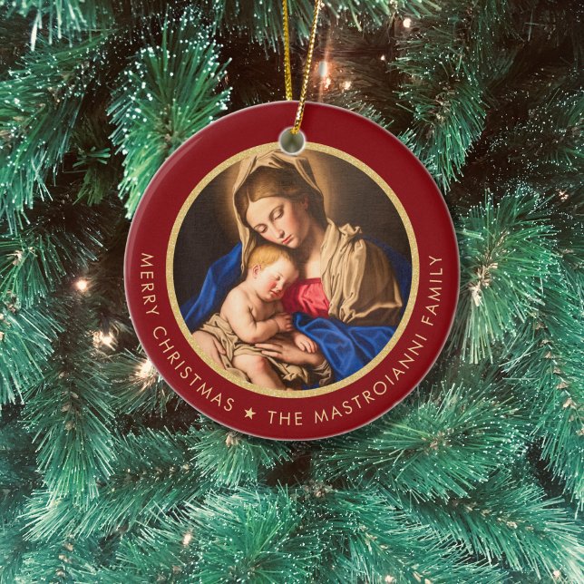 Religiöse Madonna & Child Katholische Weihnachtsge Keramik Ornament (Catholic Christmas ornament with Madonna and Child in red and gold with family name)