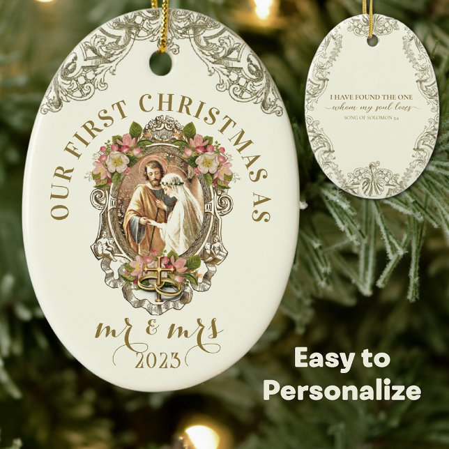 Religious First Christmas Mr. und Mrs. Wedding Keramik Ornament (Traditional Catholic First Christmas Together Wedding Ornaments)