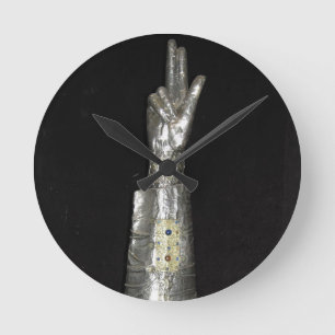 Reliquary von St George (Silber u. Holz) Runde Wanduhr
