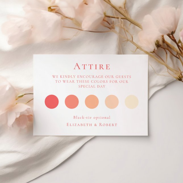 Remerciements Coral rose Mariage Attiré Carte de code vestimenta (Coral Pink Wedding Attire Guest Dress Code Card on a white table with soft pink flowers.)