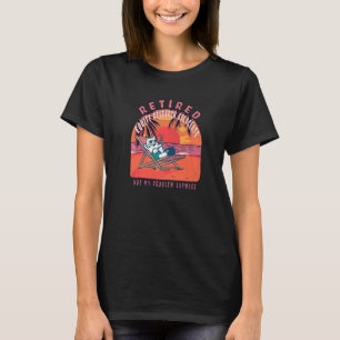 Remüde Equity Research Associate Vintag Retirem T-Shirt