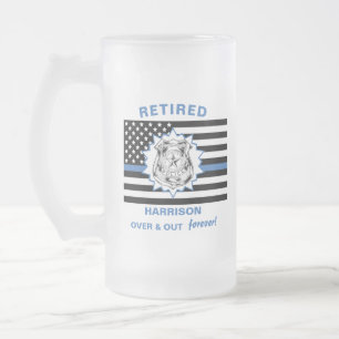 Remüde Polizei dünne blaue Linie über und hinau Mattglas Bierglas