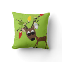 Ren mit Weihnachtsbaum-Lichtern
