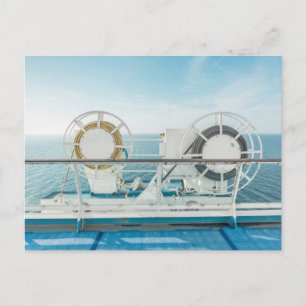 Rennen eines Kreuzfahrtschiffs Postkarte