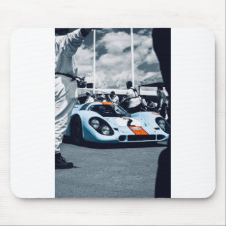 Rennwagen in Blau und Orange Mousepad