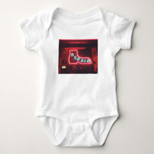 Repare Neon Sign NYC Baby Strampler