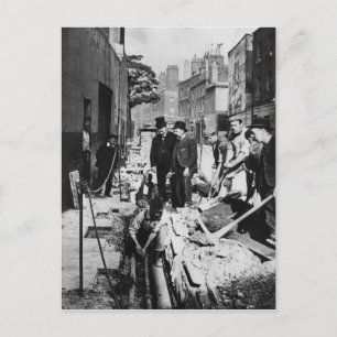 Reparieren eines Rohrs Postkarte