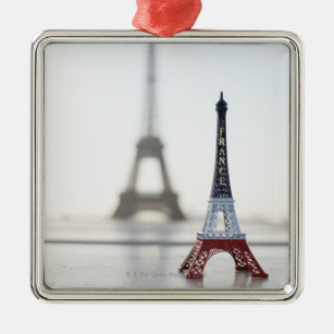 Replik des Eiffelturms mit Vorlage eine in Ornament Aus Metall