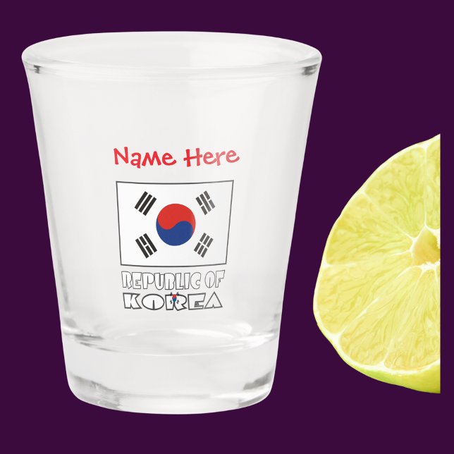 Republik Korea Südkoreanische Flagge Rot Personali Schnapsglas (South Korean Flag on shot glass with words REPUBLIC OF KOREA below. Add name in red text above.)