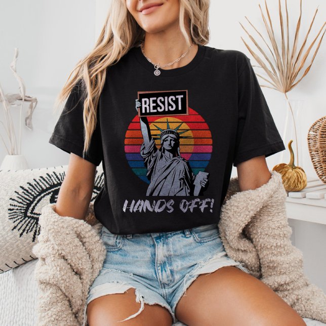 RESISTISCHE Hände von der Freiheitsstatue T-Shirt (Von Creator hochgeladen)