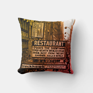 Restaurant Chicago Blackhawk in den 1960er Jahren Kissen