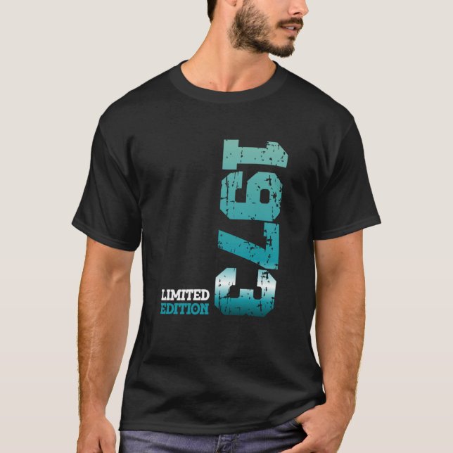 Retro 1973  Vintage Outfit T-Shirt (Vorderseite)