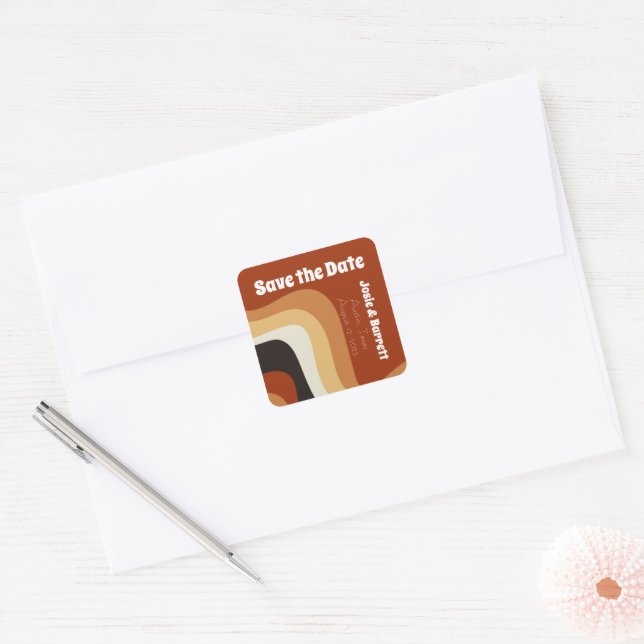 Retro 70er Burnt Orange Groovy Save the Date Quadratischer Aufkleber (Umschlag)