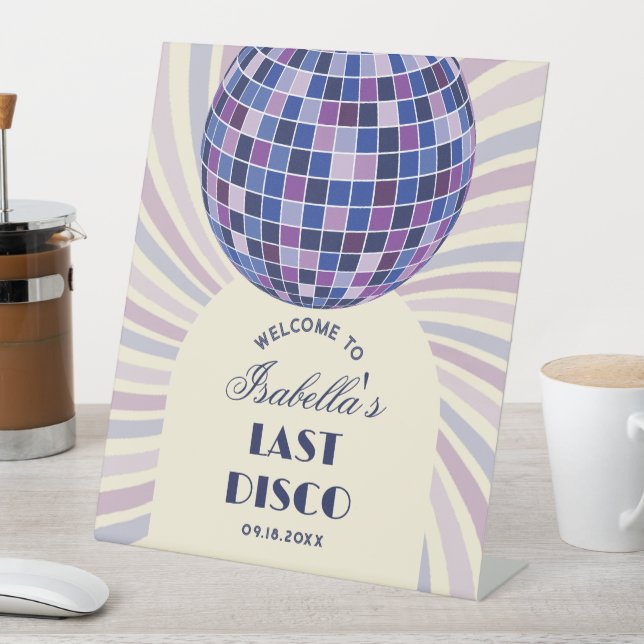 Retro 70er Groovy Letzte Disco Bachelorette Herzli Sockelschild (In Situ)