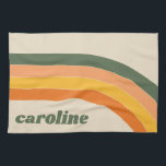 Retro 70er Rainbow Green Orange Personalisierter N Geschirrtuch<br><div class="desc">Fügen Sie eine Touch Retro-Flair in Ihre Küche mit diesem Personalisierten Name Küchentuch mit einem groovy 70er Regenbogen-Design in grün, orange, gelb und pfirsichfarben. Ideal für eine einfache und doch ästhetische Ergänzung Ihrer Zuhause oder als einmaliges Geschenk für eine Brautjungfrau, Brautparty, Bachelorette, Geburtstagsparty oder Fledermausmitzvah. Dieses Handtuch verbindet Vintagen Charme...</div>