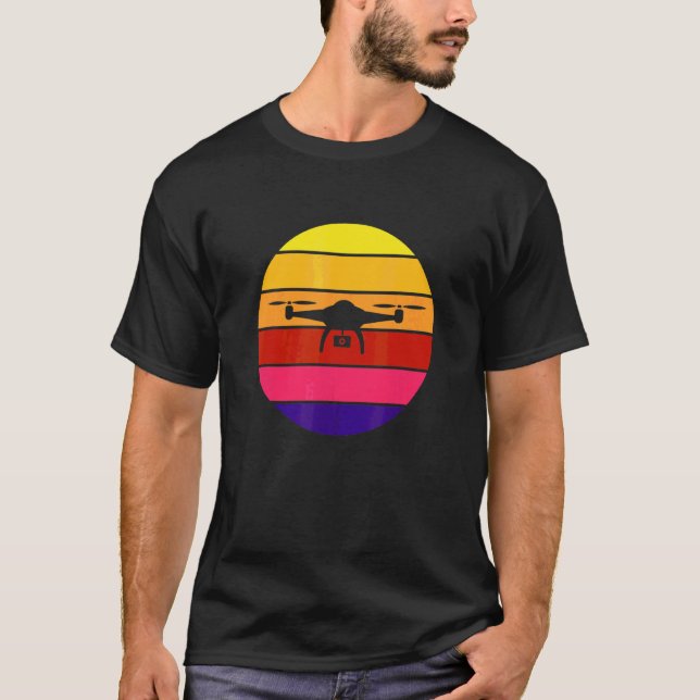 Retro 80er Drone Sunset T-Shirt (Vorderseite)