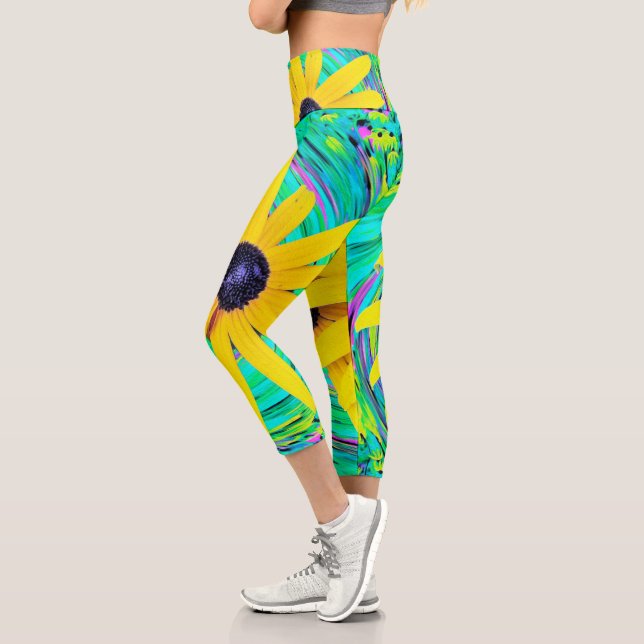 Retro Abstrakte gelbe Blumen auf Aqua Swirl Capri Leggings (Links)