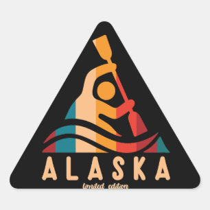 Retro Alaska Kayaking Dreieckiger Aufkleber