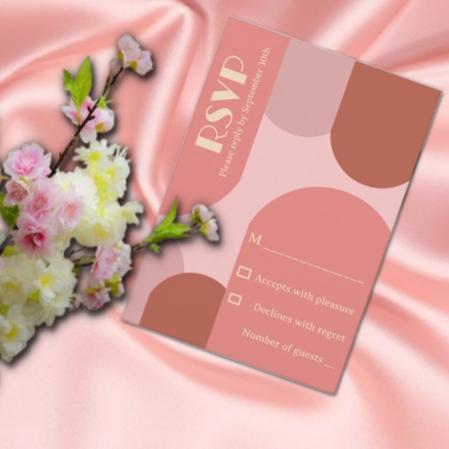 Retro Arches Coral Pink Wedding RSVP Karte (Von Creator hochgeladen)