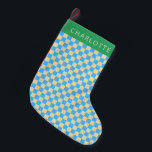 Retro-Ästhetische Checkerboard Blau Personalisiert Kleiner Weihnachtsstrumpf<br><div class="desc">Mit diesem ästhetischen Blau-Weiß-Schachbrettmuster personalisierter WeihnachtsStrumpf verleihen Sie Ihrem Urlaubsstil Vintagen Charme. Ideal, um dem Mantel eine nostalgische Touch hinzuzufügen, kann dieser Strumpf mit einem Namen für einen persönlichen, festlichen Flair versehen werden. Ideal für diejenigen, die Retro-Weihnachtsfeiern, Schachbrettbäder oder personalisierte Strümpfe suchen, ist dieses stilvolle Stück sicher, dass Ihre Feierlichkeiten...</div>