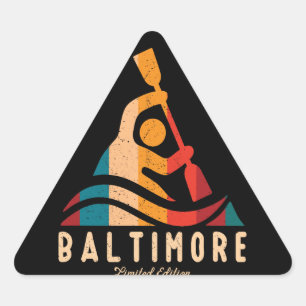 Retro Baltimore Kayaking Dreieckiger Aufkleber