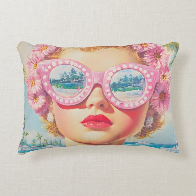 Retro Beach Girl mit Blumenbrille Dekokissen (Vorderseite)