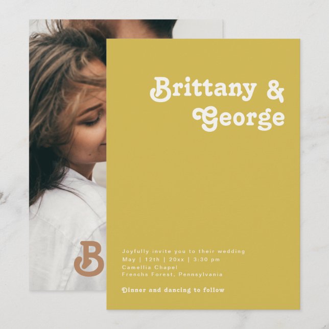 Retro Beach | Gold Lässig Foto Monogram Einladung (Vorne/Hinten)