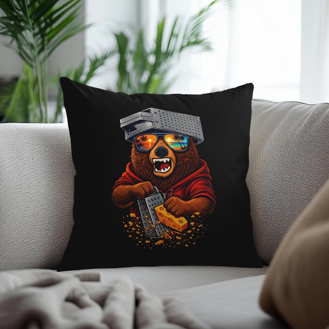 Retro Bear With Cheese Grater Hat and Sunglasses Kissen (Von Creator hochgeladen)