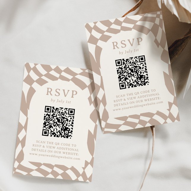 Retro Beige Checkerboard QR Code Hochzeit RSVP Karte (Von Creator hochgeladen)