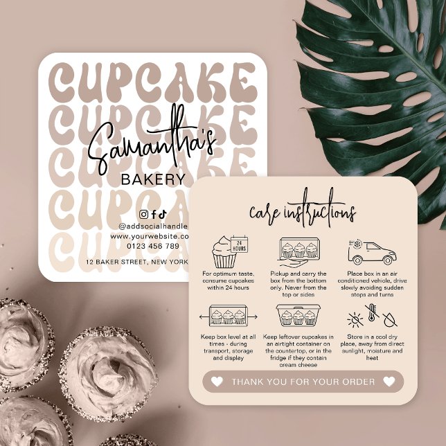 Retro Beige trendy Logo Cupcakes Betreuungsanleitu Quadratische Visitenkarte (Modern cupcake care instructions cards in beige & white, featuring retro fonts and care icons)