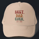 Retro Bester Vater je etabliertes Datum neues Gesc Truckerkappe<br><div class="desc">Bestes Papa je Shirt mit individualisierbarem festem Datum in Retro-Schriftart und Farben.</div>