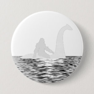 Retro Bigfoot Reiten über den Loch Ness Button