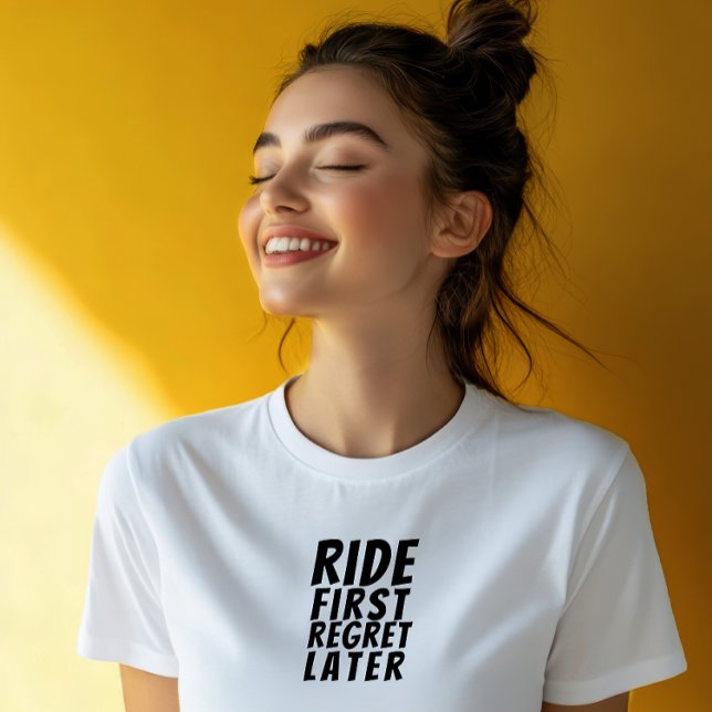 Retro bike Girl Irony black Tri-Blend Shirt (Von Creator hochgeladen)