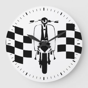 Retro Black and white check flag scooter Große Wanduhr