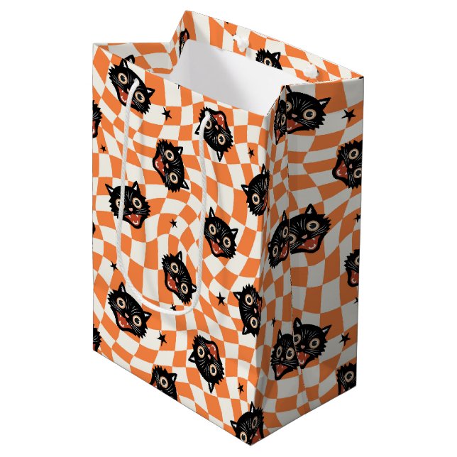Retro Black Cat Orange Karo Muster Mittlere Geschenktüte (Vorderseite Schrägansicht)