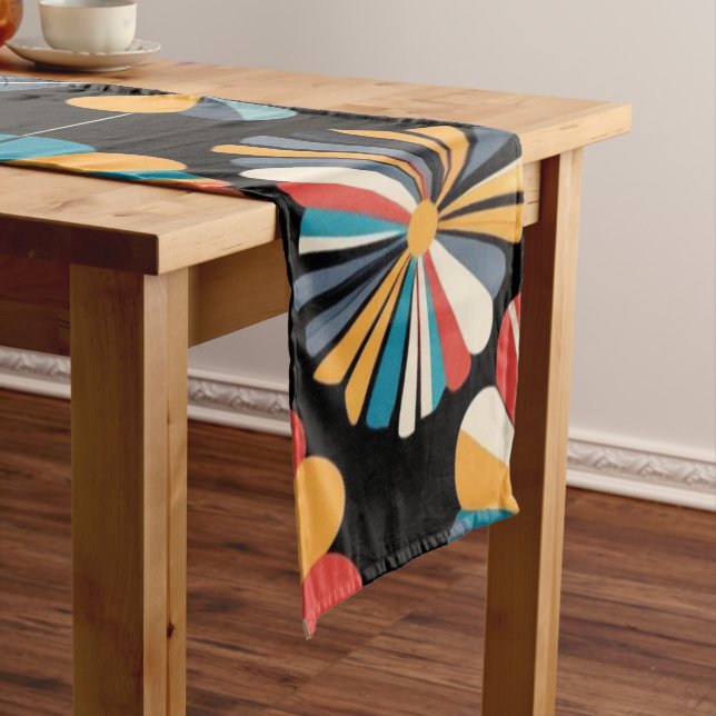 Retro Black Rainbow geometric Flowers Pattern  Kurzer Tischläufer (Beispiel)