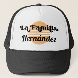 Retro Black und White La Familia Spanischen Namen Truckerkappe